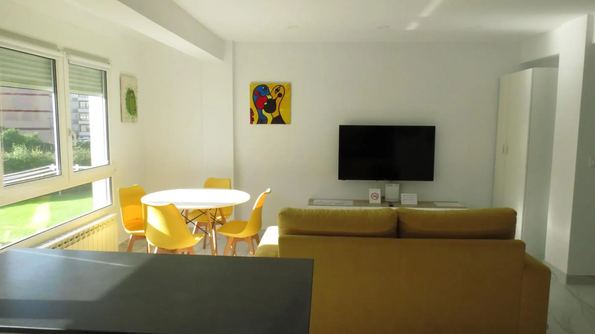 Apartamento Jardin Deluz, Con Wifi Y Parking Privado Gratis サンタンデール スペイン