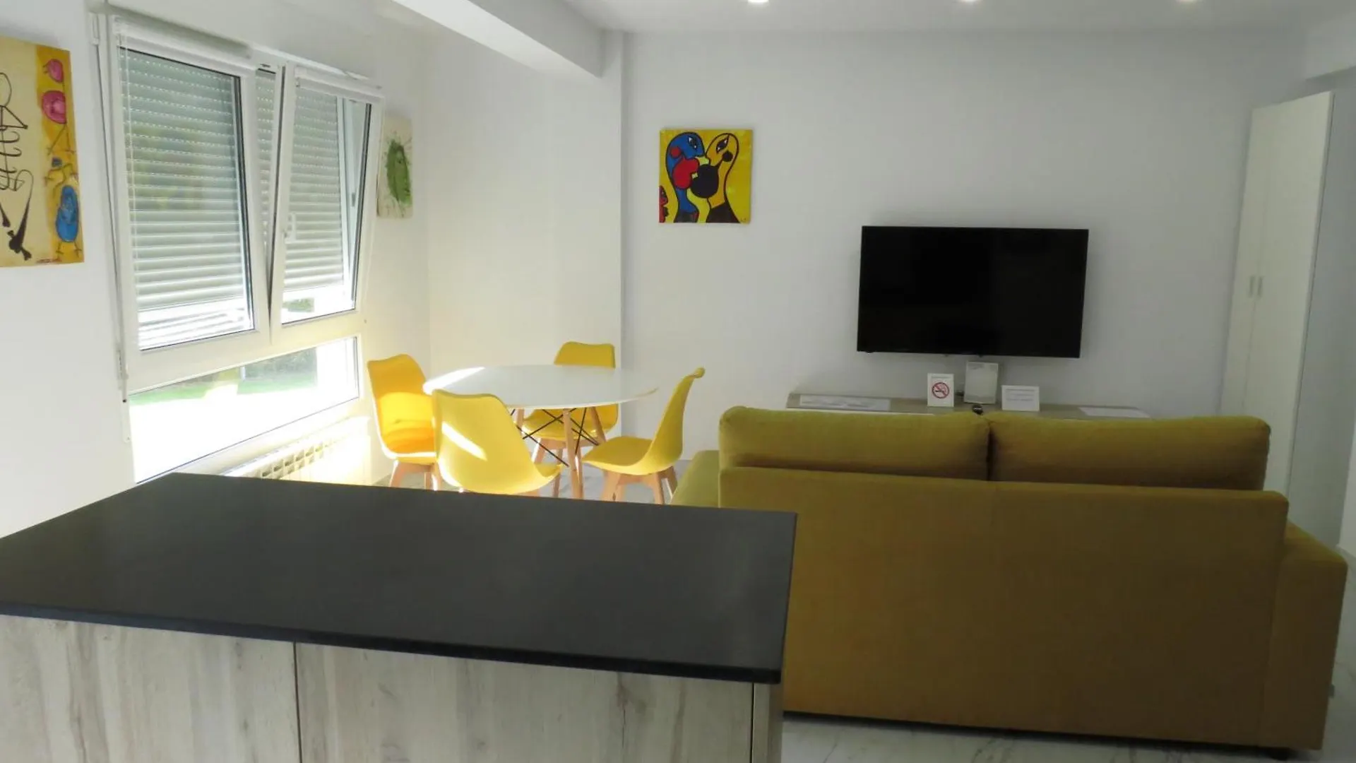 Apartamento Jardin Deluz, Con Wifi Y Parking Privado Gratis Santander 0*,  Spain