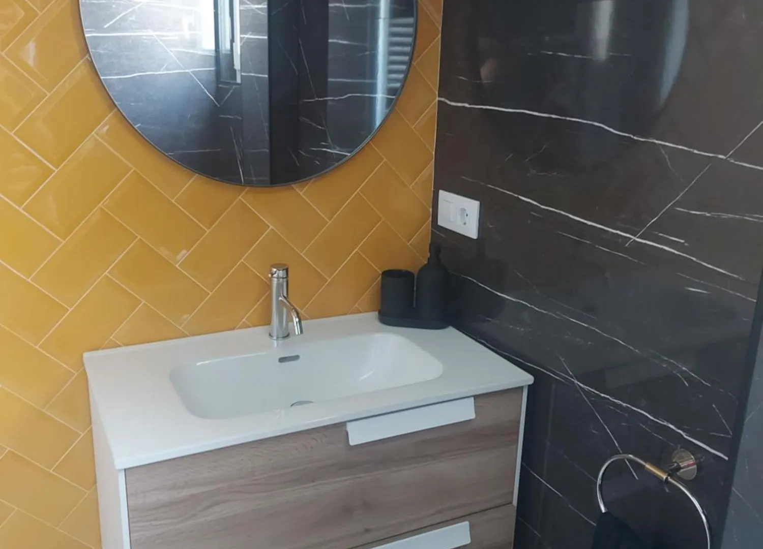 Apartamento Jardin Deluz, Con Wifi Y Parking Privado Gratis Santander 0*,